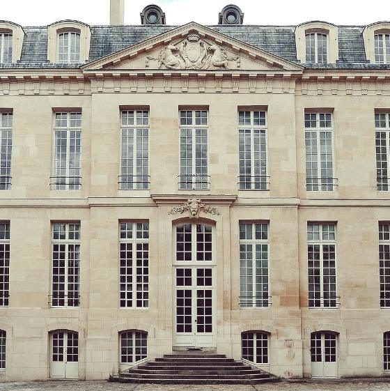 Ce sublime hôtel particulier parisien ouvre ses portes pour la première