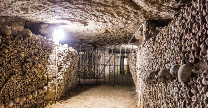 Les Catacombes de Paris © Stas Guk
