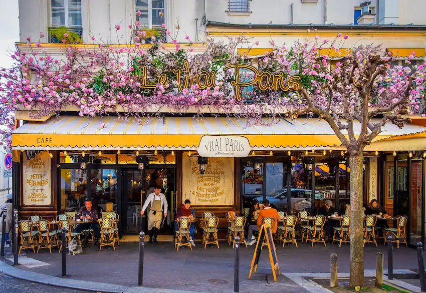 Café le Vrai Paris à Montmartre © Eric Laudonien