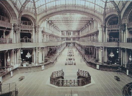 La grande galerie du Crédit Lyonnais de Paris vers 1920 © Domaine public 
