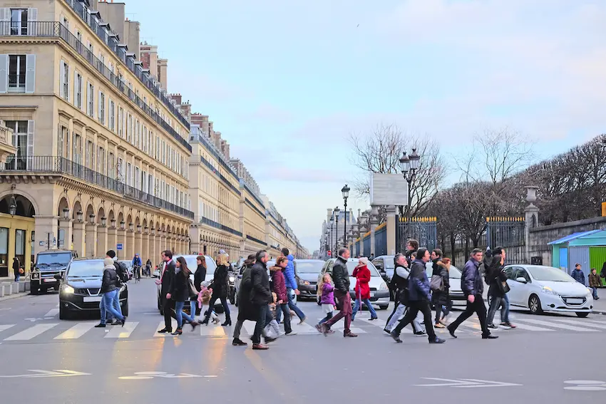 Qui est “La Famille”, la communauté la plus secrète de Paris ?