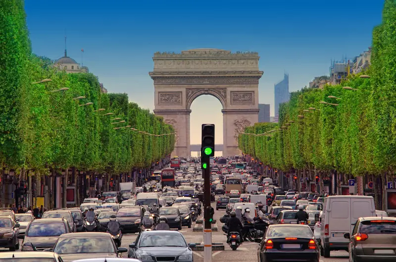 Zone a trafic limité : Anne Hidalgo annonce que la ZTL verra le jour en 2024 à Paris !