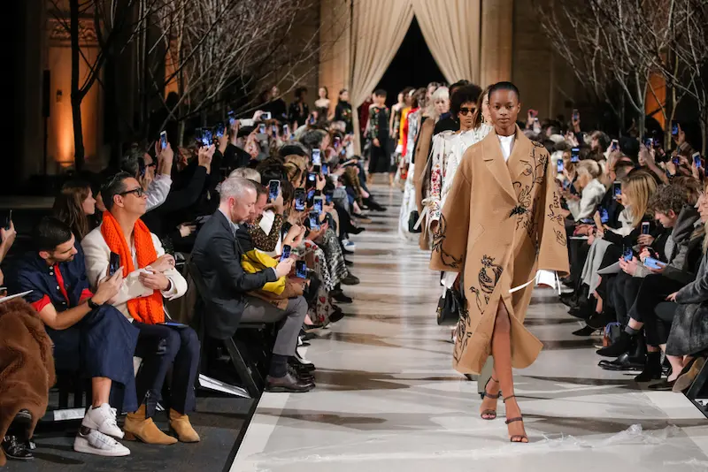 Fashion Week Paris le calendrier des défilés de mode en 2023 Vivre
