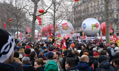 Manifestation Paris le siège de LVMH envahi par des manifestants