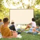 Dans les jardins parisiens, un festival de cinéma en plein air gratuit