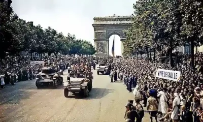 Libération de Paris sur les Champs-Elysées le 26 août 1944