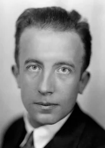 Henri Martinie / Roger-Viollet";"Paul Eluard (1875-1952)